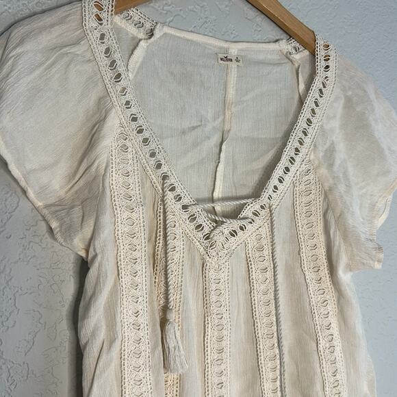 Hollister Cream Babydoll Top Crochet Lace Up Trim Tassel Flutter Sleeve Y2K - Picture 2 of 6